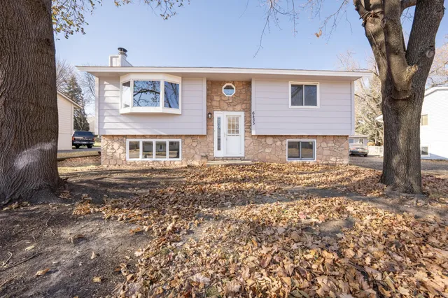 $350,000 | 6435 Dawn Way, Inver Grove Heights, MN 55076