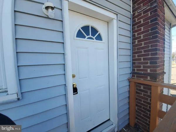 $1,800 | 41 Carpenter Street, Unit 2, Woodbury, NJ 08096