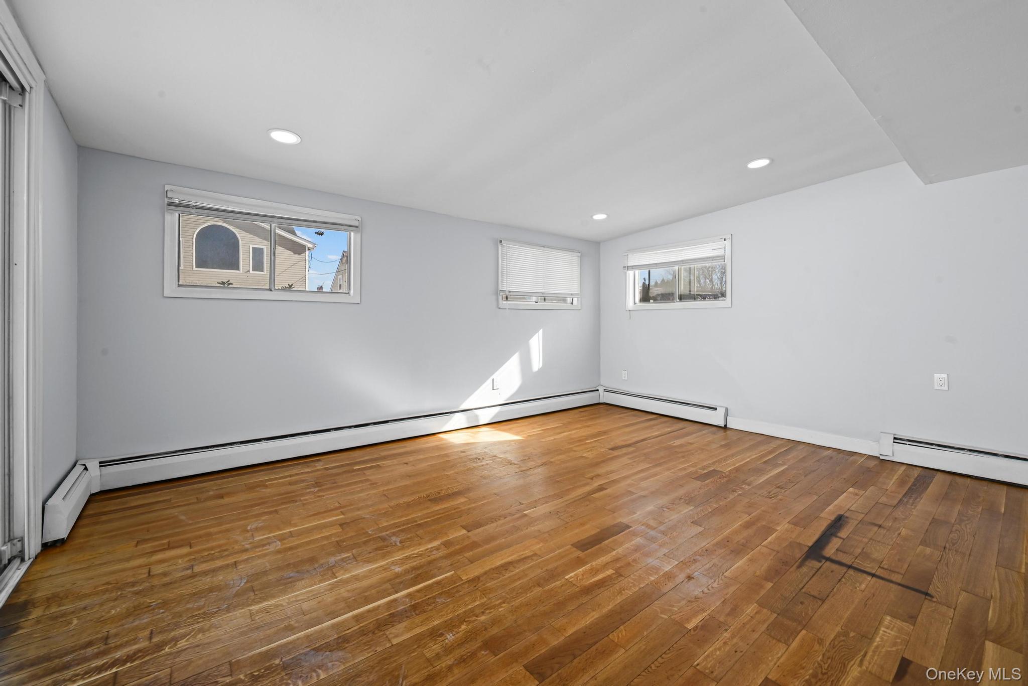 190 Meridian Road Levittown, NY 11756 - Photo 12 of 23