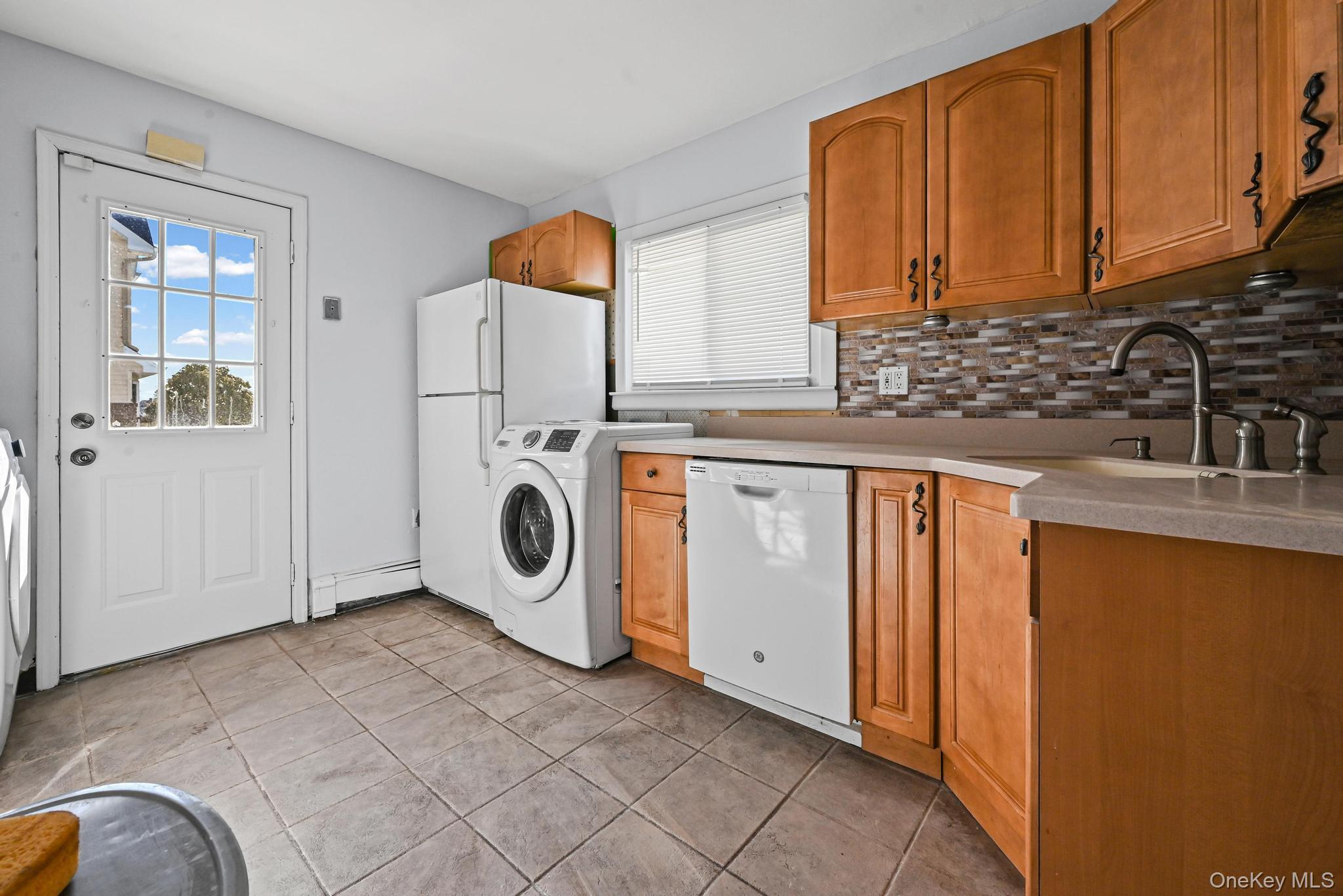 190 Meridian Road Levittown, NY 11756 - Photo 15 of 23