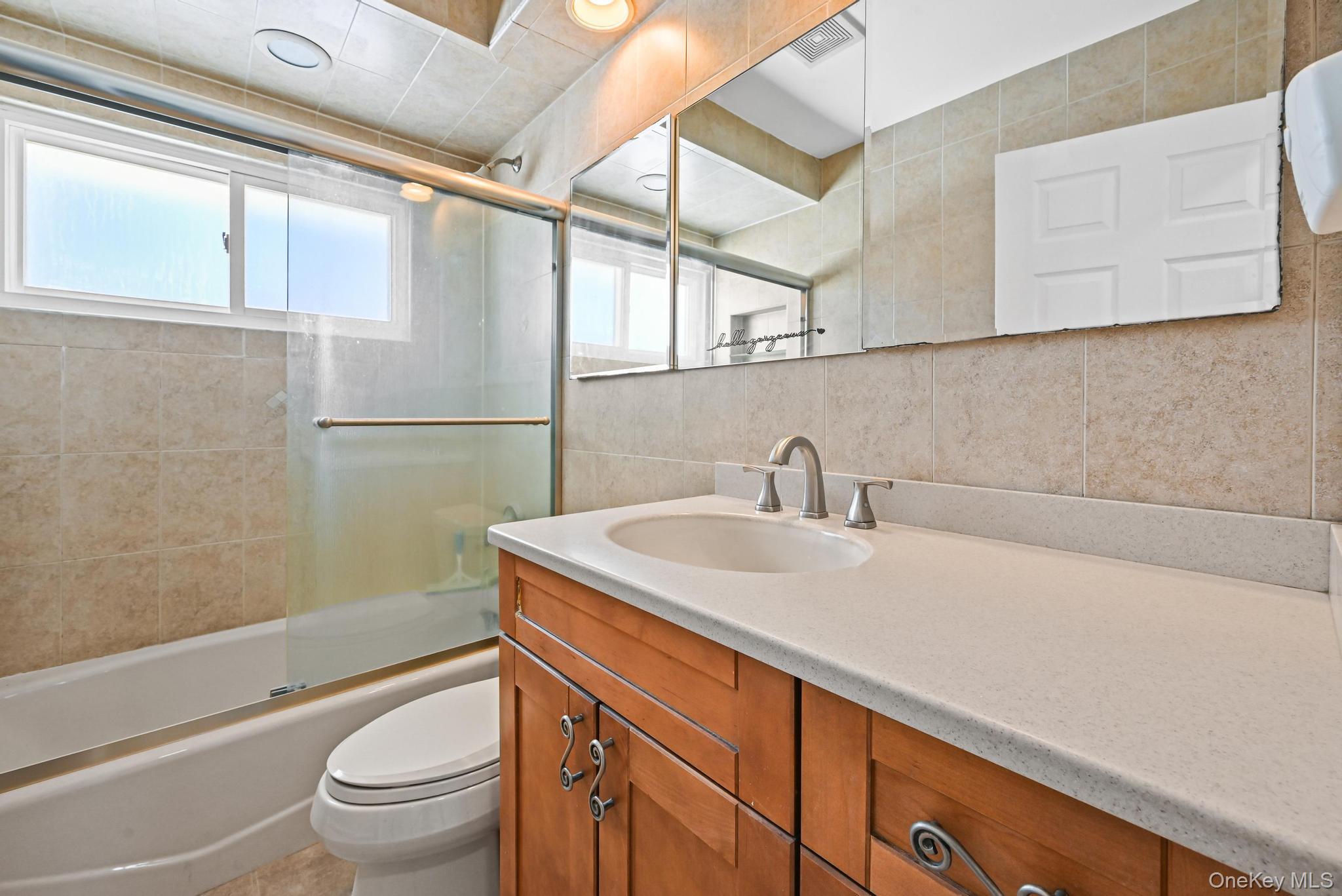 190 Meridian Road Levittown, NY 11756 - Photo 16 of 23