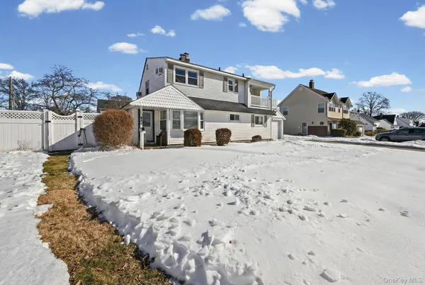 $789,000 | 190 Meridian Road, Levittown, NY 11756