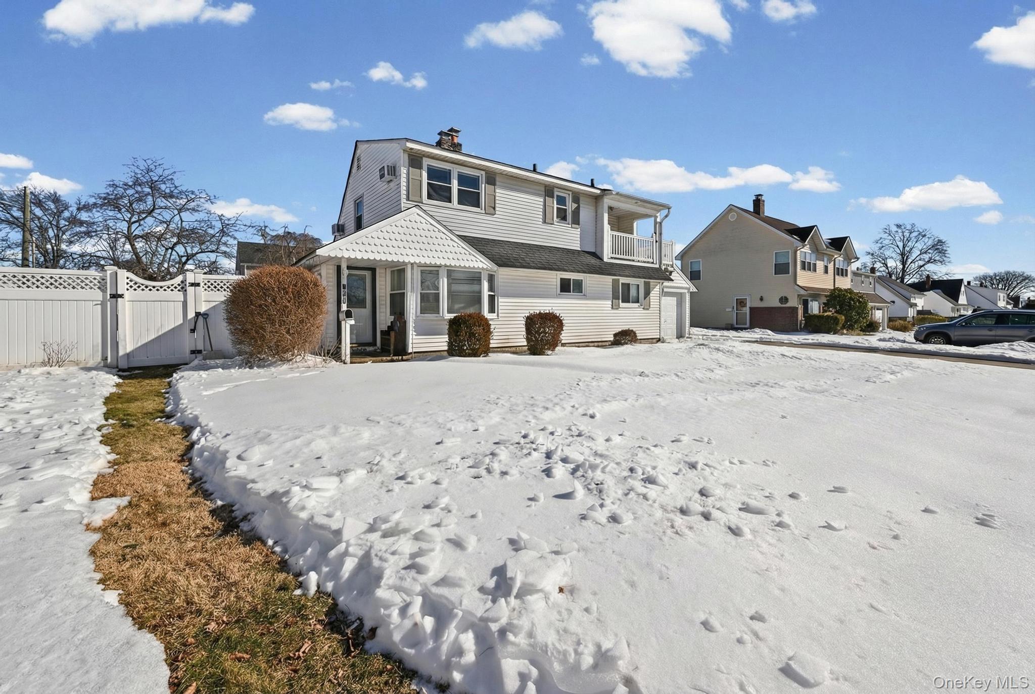 190 Meridian Road Levittown, NY 11756 - Photo 2 of 23