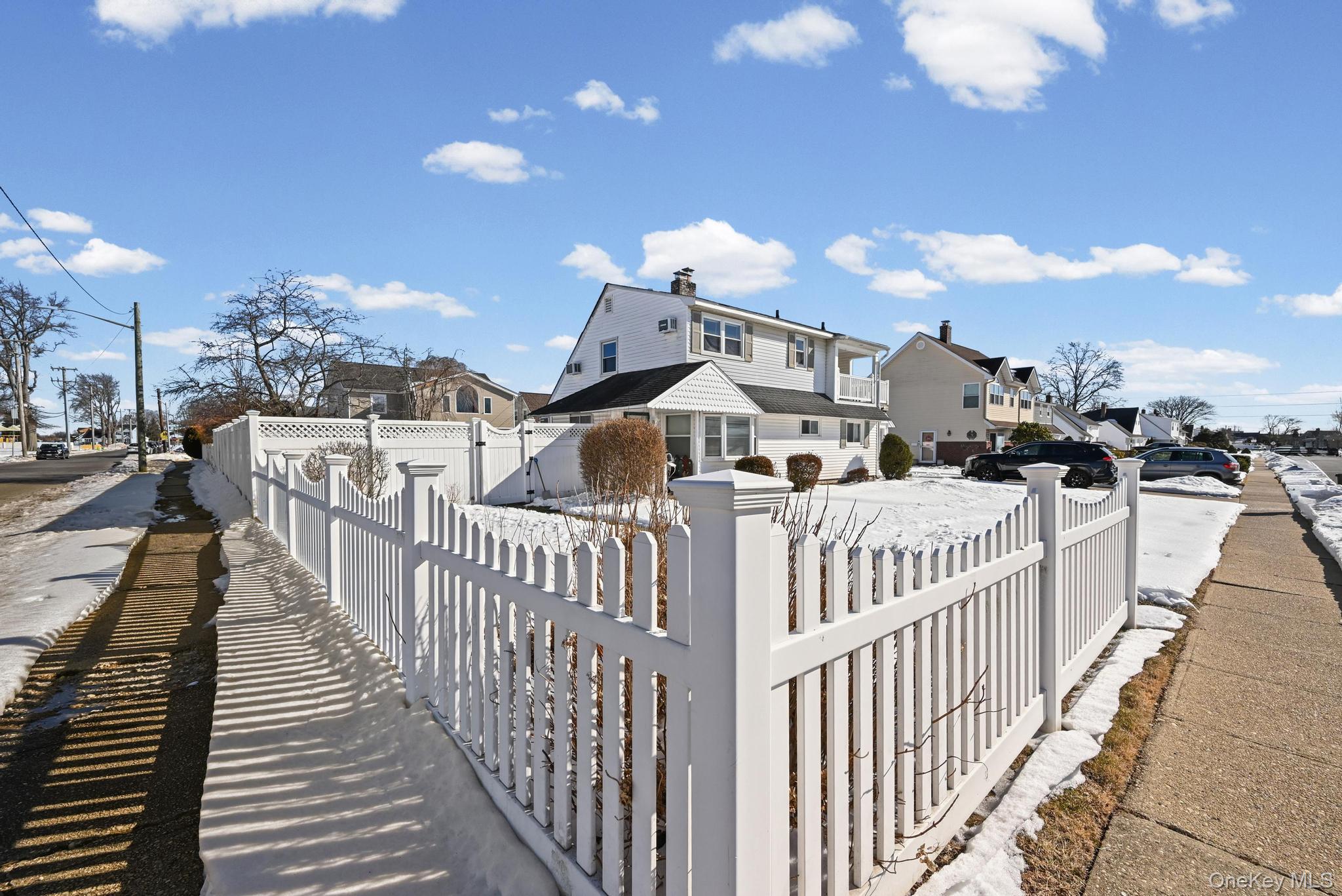 190 Meridian Road Levittown, NY 11756 - Photo 4 of 23