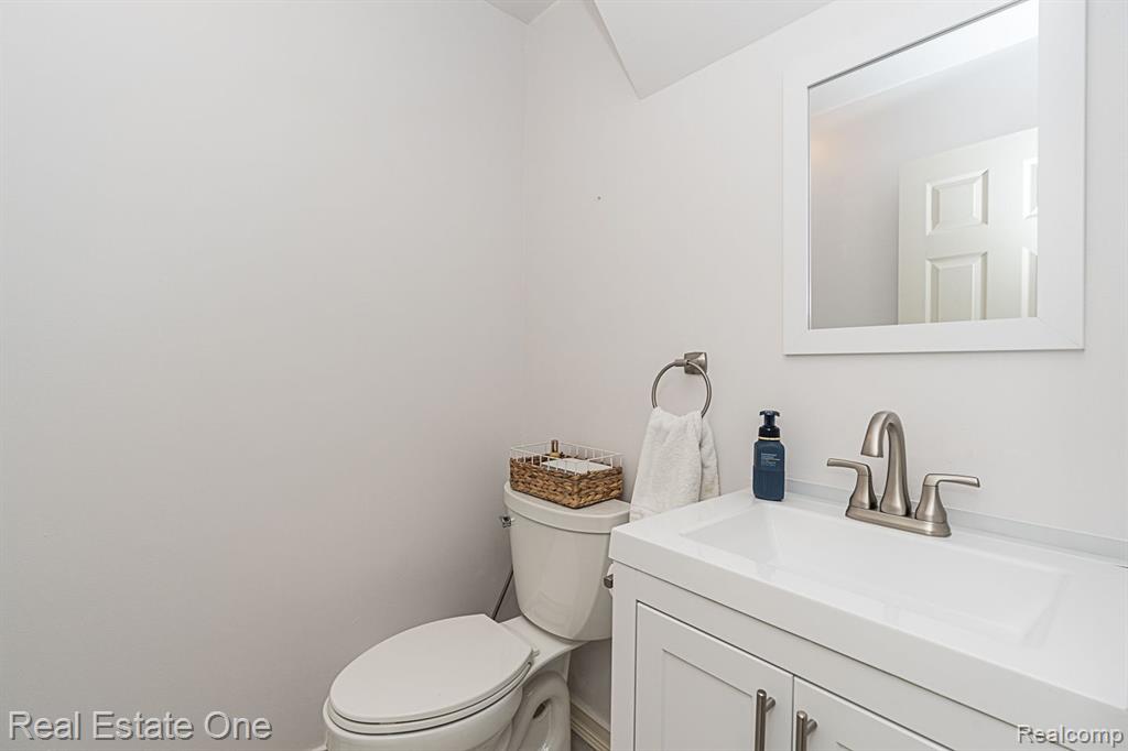 1846 Streamedge Court Rochester Hills, MI 48309 - Photo 9 of 25