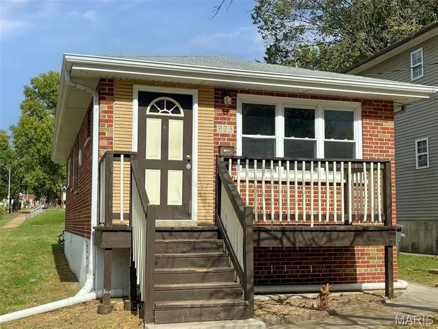 $112,850 | 925 Iron Street, St. Louis, MO 63111