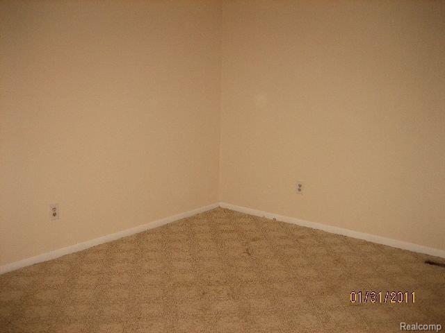 1131 Avon Manor Road Rochester, MI 48307 - Photo 6 of 12 Bedroom 1