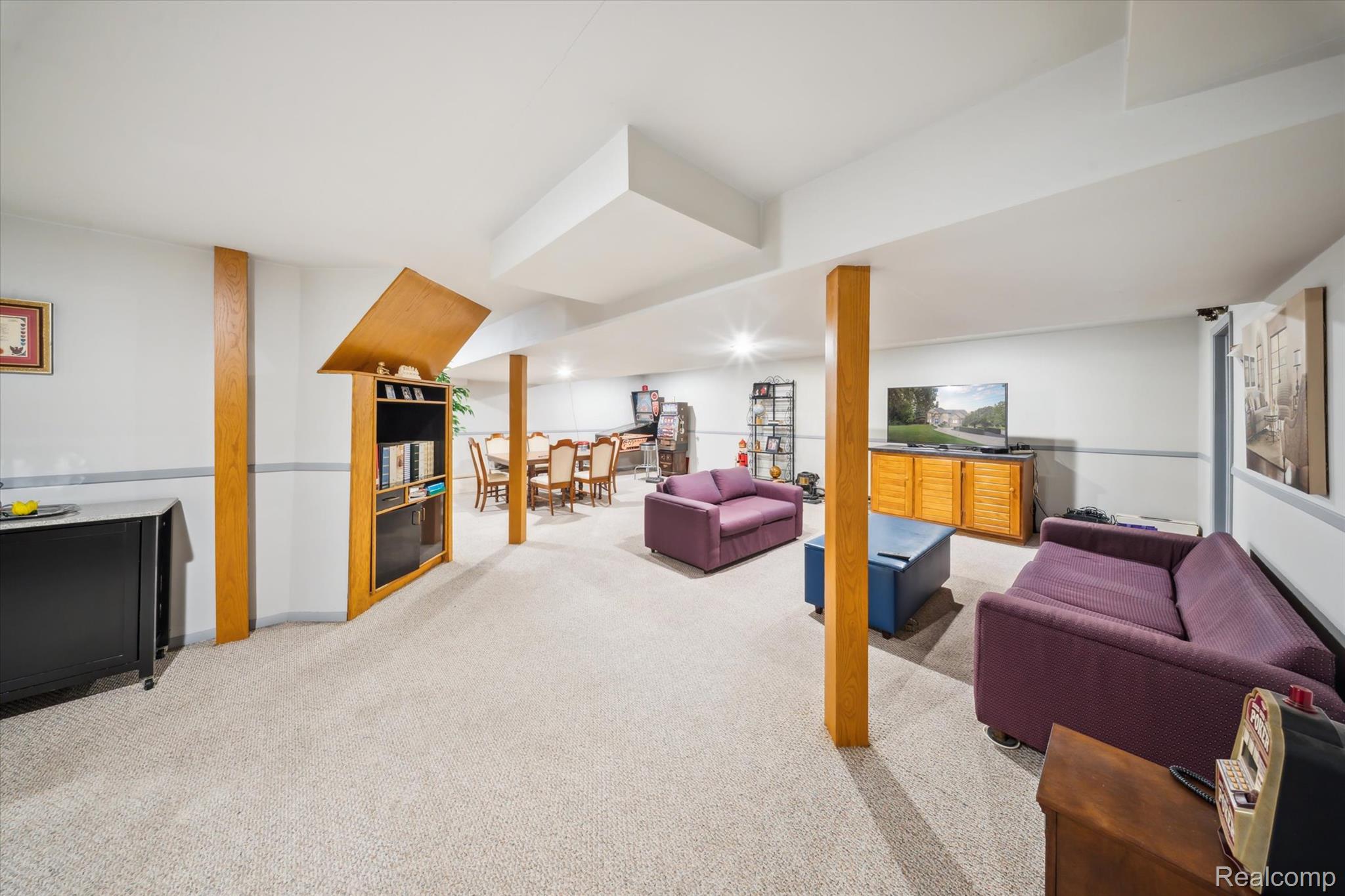 56764 Jewell Road Utica, MI 48315 - Photo 38 of 54 40-56764-Jewell-Rd-Shelby-Township-MI-48315-WindowStill-21.jpg