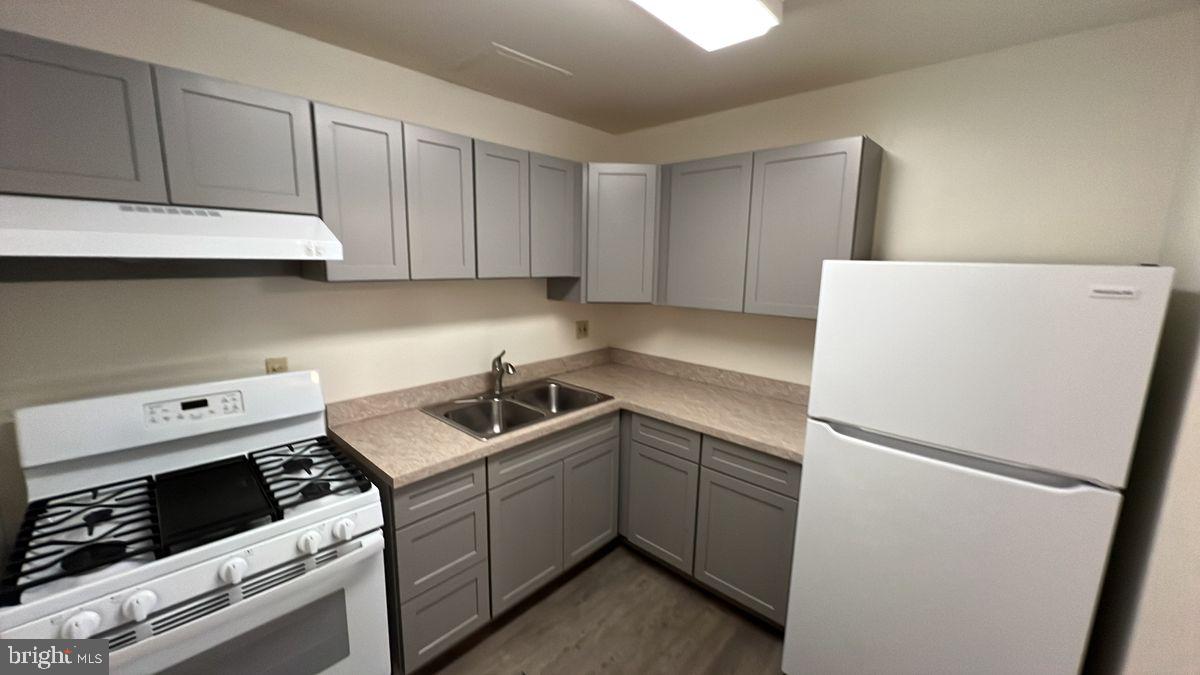 908 Taney Avenue, Unit 908 Frederick, MD 21702 - Photo 3 of 9