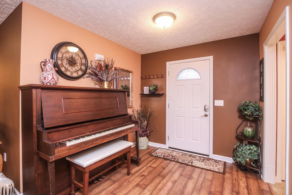 1919 Hills Chapel Road Manchester, TN 37355 - Photo 4 of 17 Entry Foyer, Piano can stay if buyer desires.