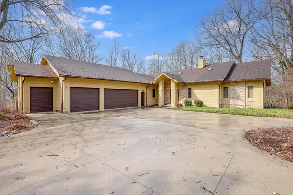 $549,900 | 2128 Hunters Ridge Court, Manitowoc, WI 54220