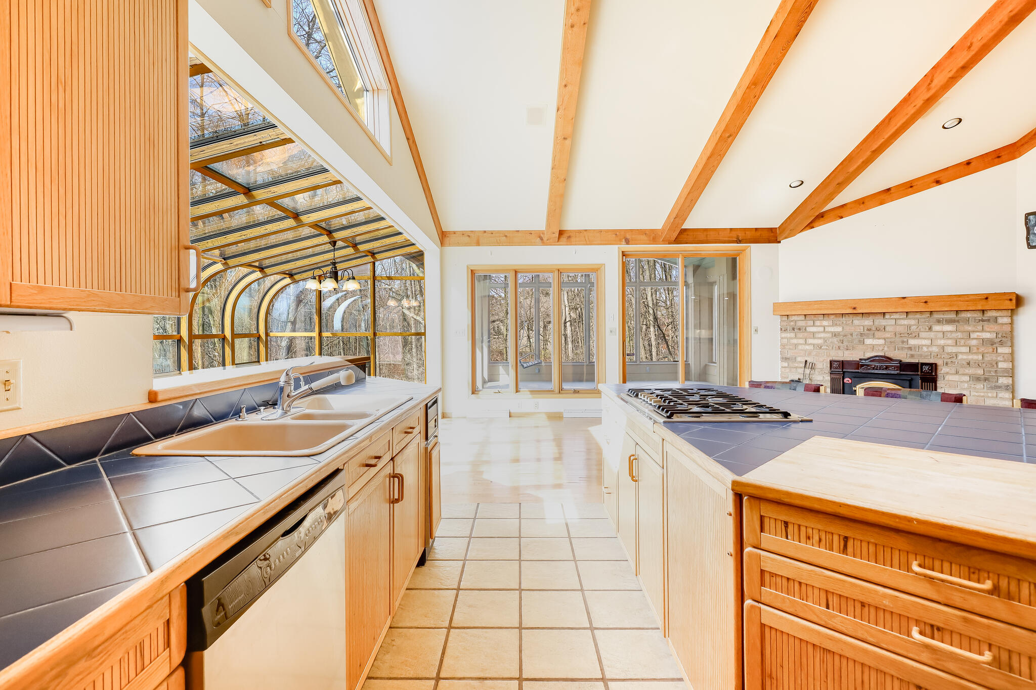 2128 Hunters Ridge Court Manitowoc, WI 54220 - Photo 17 of 71 IMG_7360