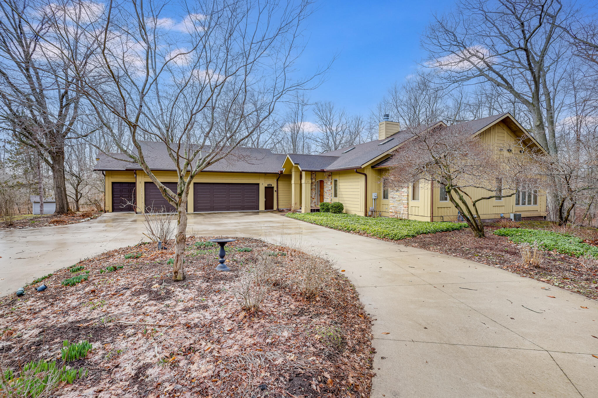 2128 Hunters Ridge Court Manitowoc, WI 54220 - Photo 2 of 71 IMG_7180