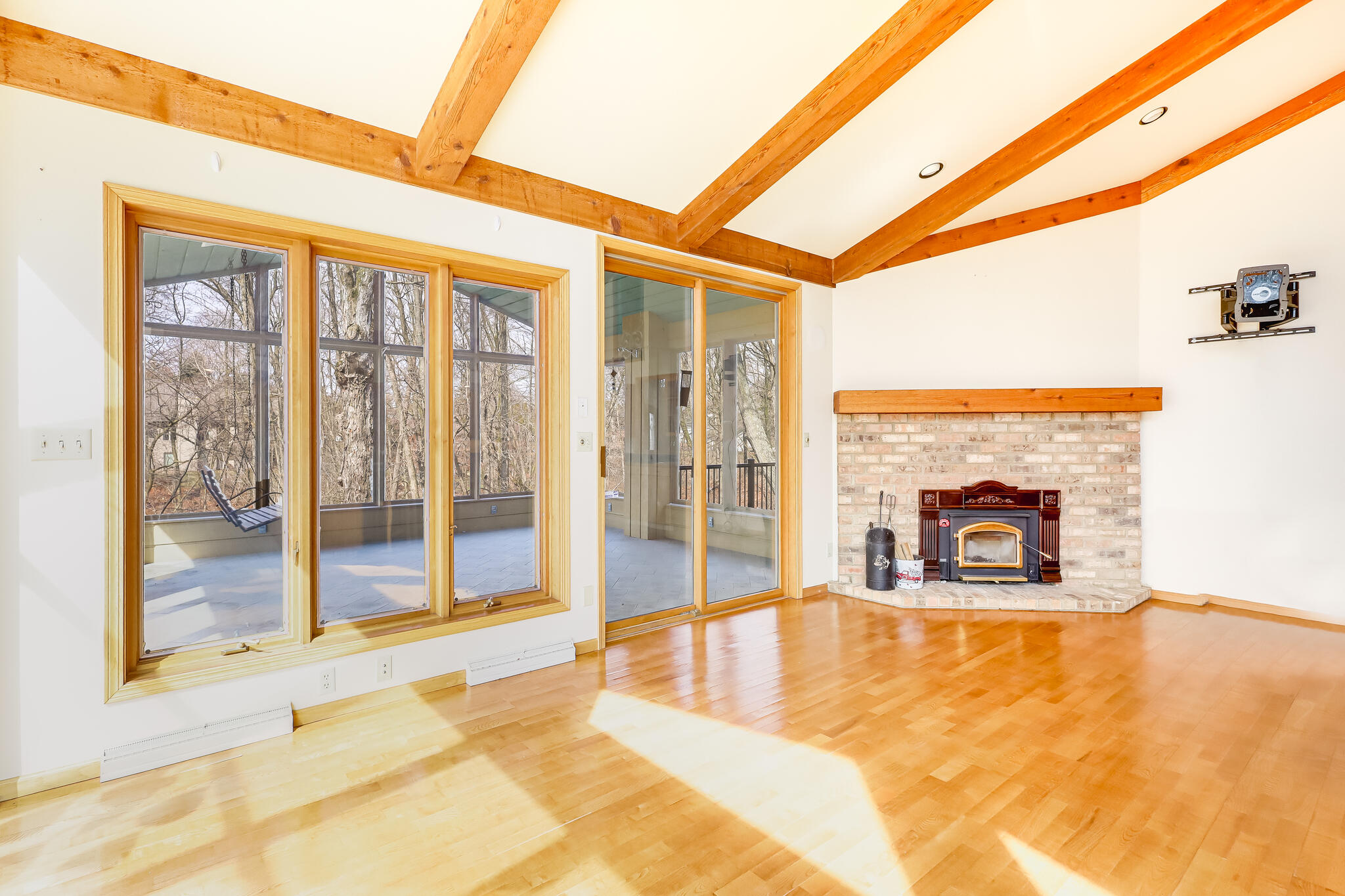 2128 Hunters Ridge Court Manitowoc, WI 54220 - Photo 26 of 71 IMG_7340