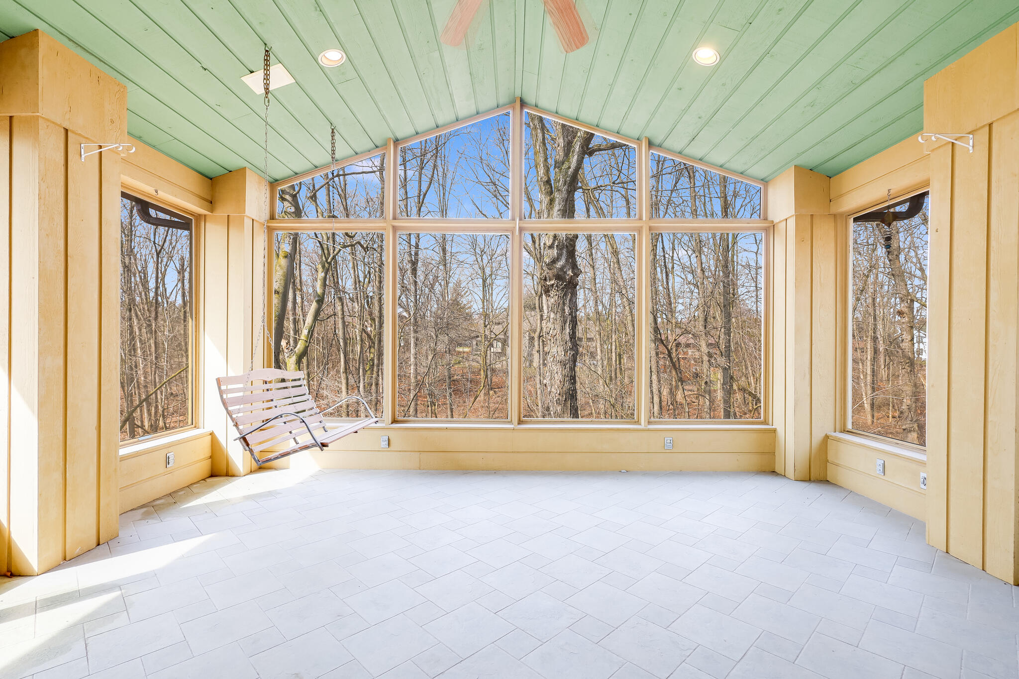 2128 Hunters Ridge Court Manitowoc, WI 54220 - Photo 29 of 71 IMG_7420