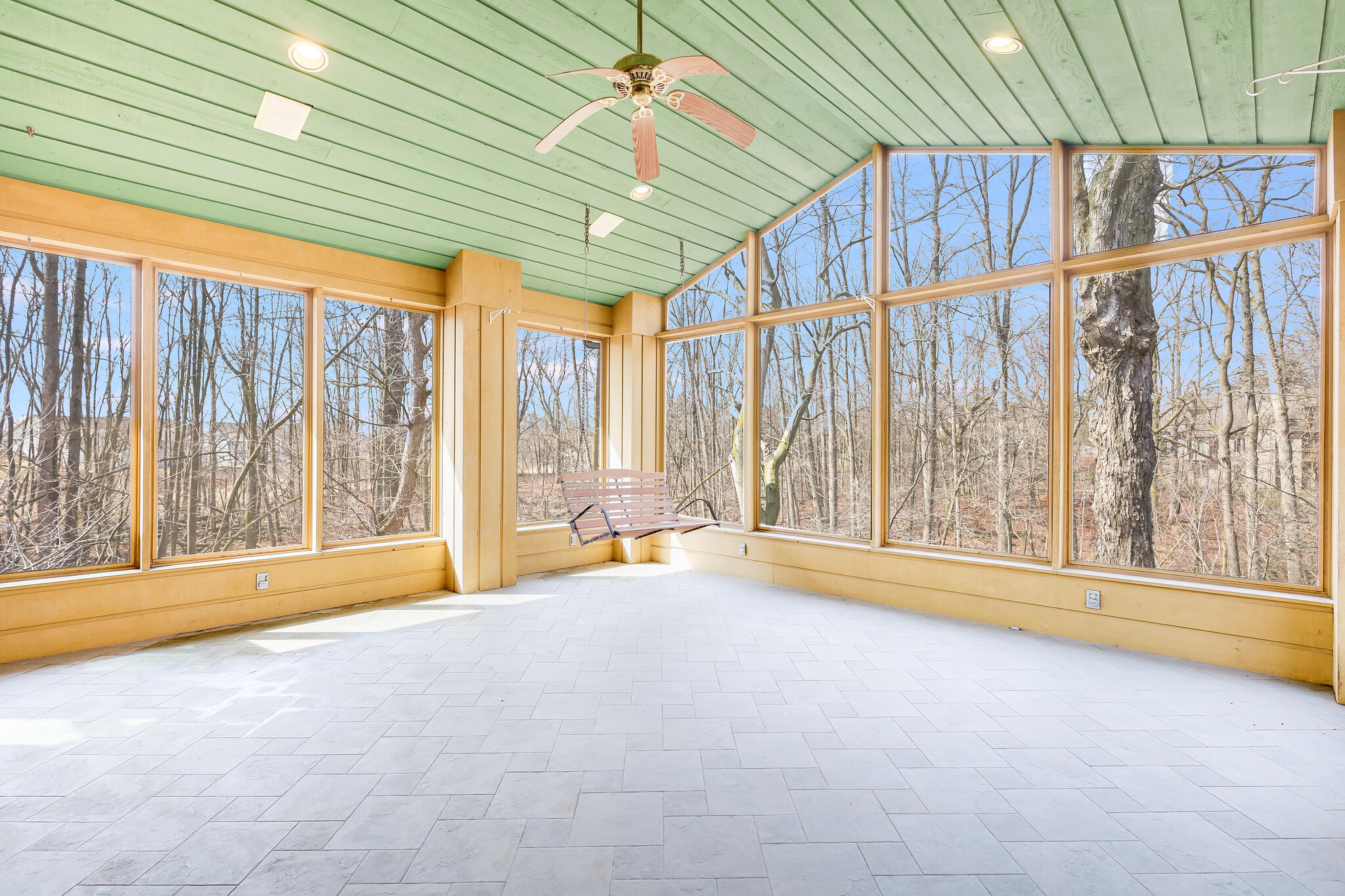 2128 Hunters Ridge Court Manitowoc, WI 54220 - Photo 30 of 71 IMG_7400