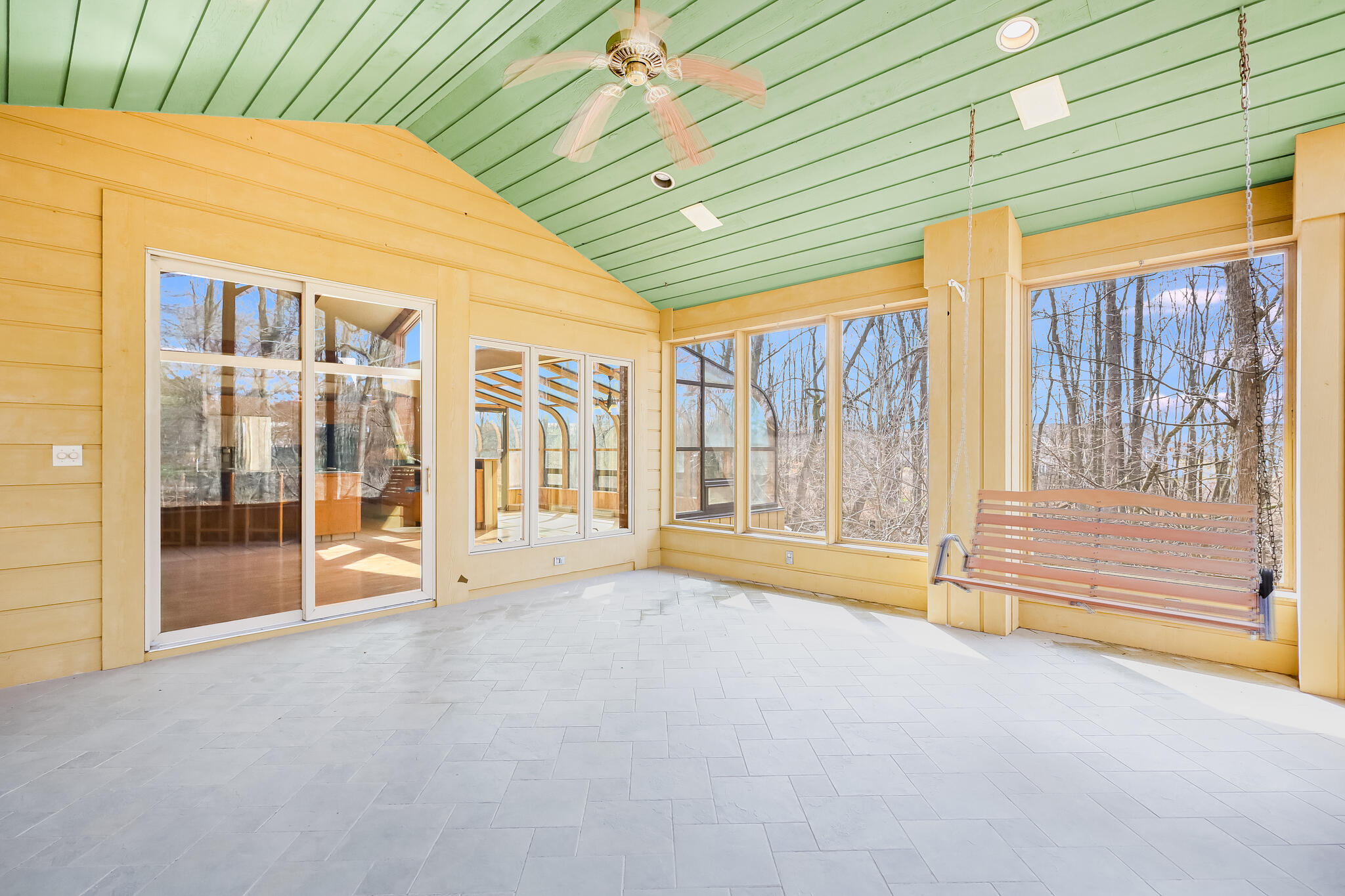 2128 Hunters Ridge Court Manitowoc, WI 54220 - Photo 31 of 71 IMG_7410