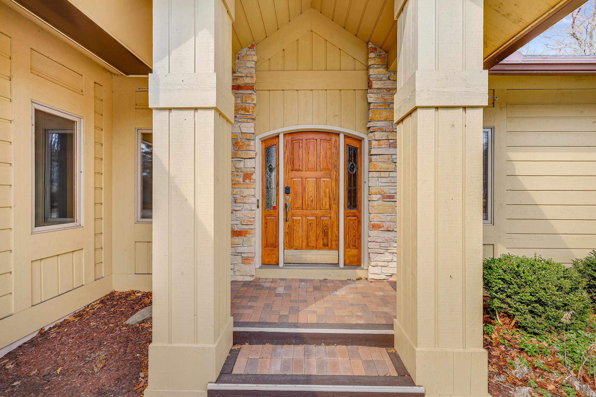 2128 Hunters Ridge Court Manitowoc, WI 54220 - Photo 5 of 71 IMG_7190