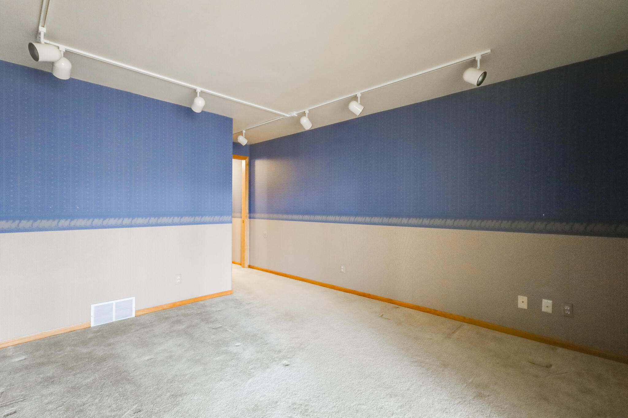 2128 Hunters Ridge Court Manitowoc, WI 54220 - Photo 53 of 71 IMG_7670