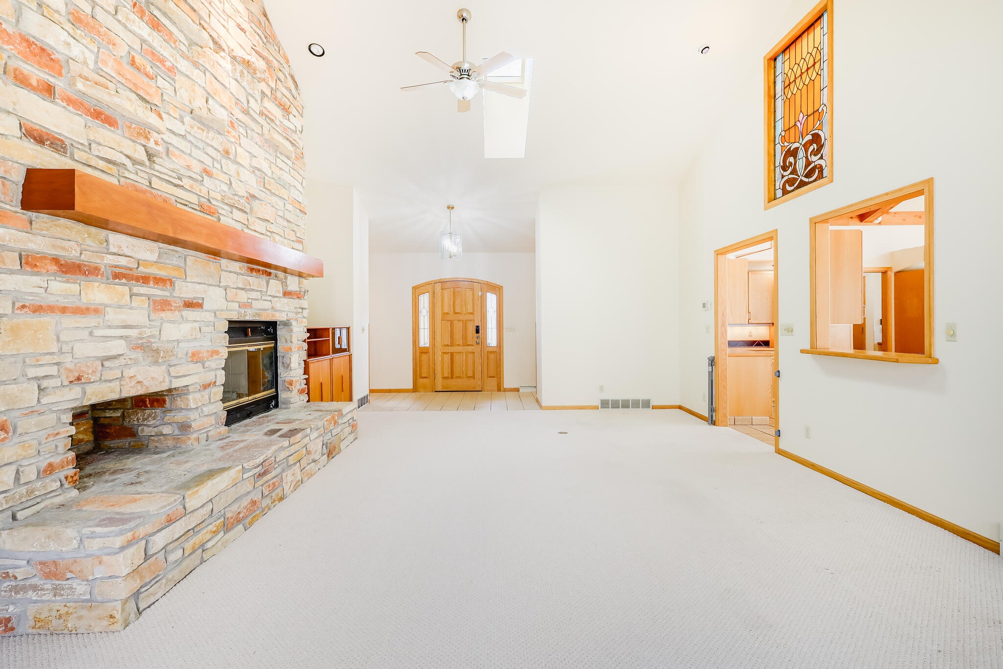 2128 Hunters Ridge Court Manitowoc, WI 54220 - Photo 6 of 71 IMG_7460