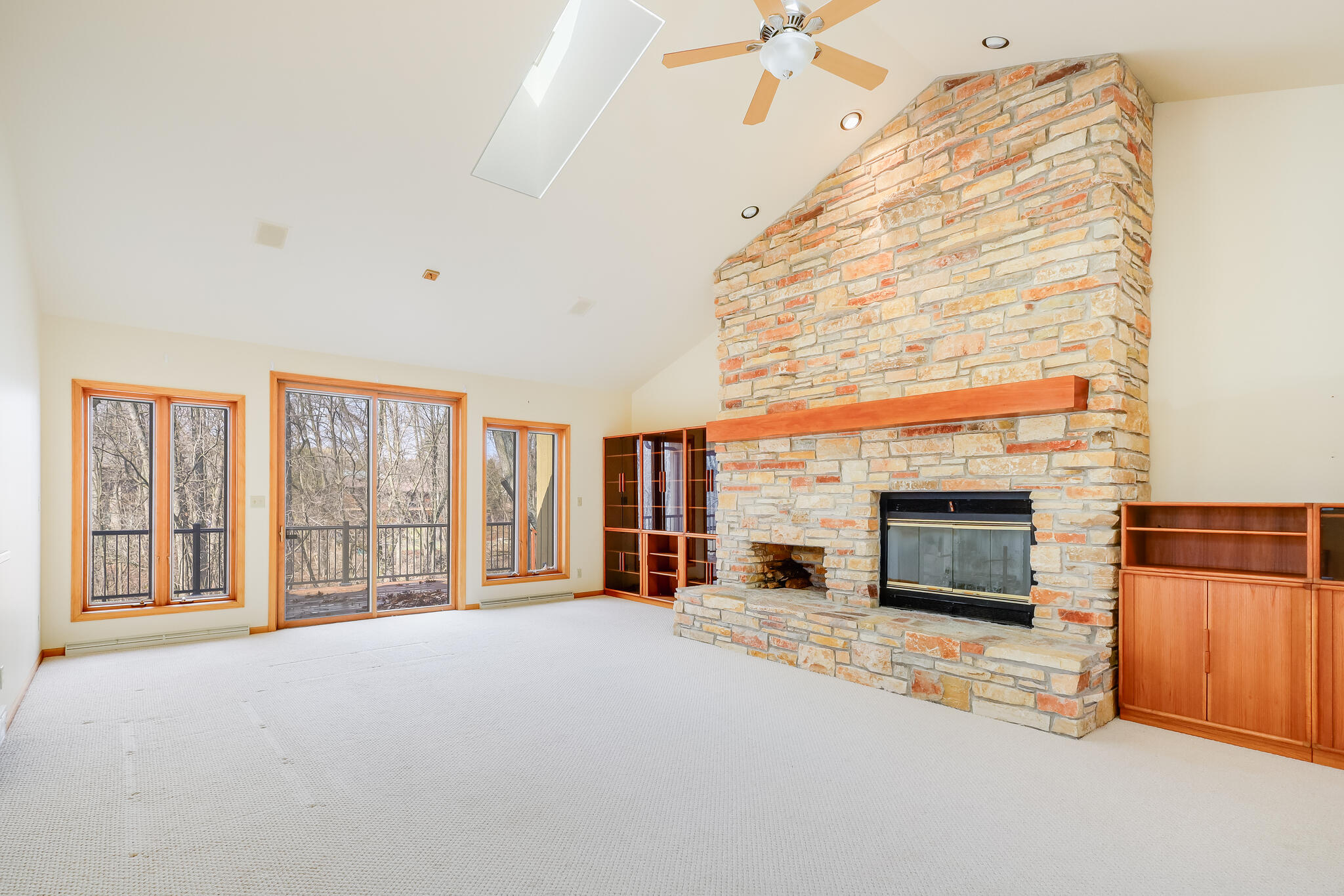 2128 Hunters Ridge Court Manitowoc, WI 54220 - Photo 7 of 71 IMG_7445