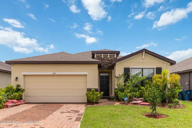 $2,400 | 947 Remington Green Drive Southeast, Palm Bay, FL 32909