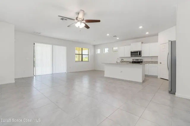 $2,400 | 947 Remington Green Drive Southeast, Palm Bay, FL 32909