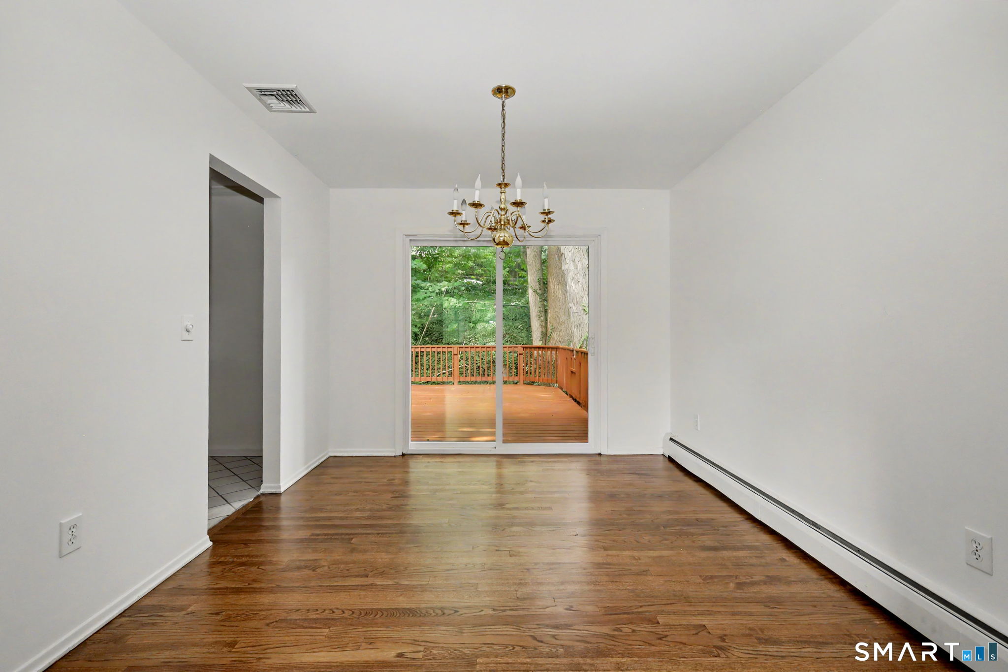 11 Lycett Court Norwalk, CT 06850 - Photo 7 of 19 Gallery Image 7