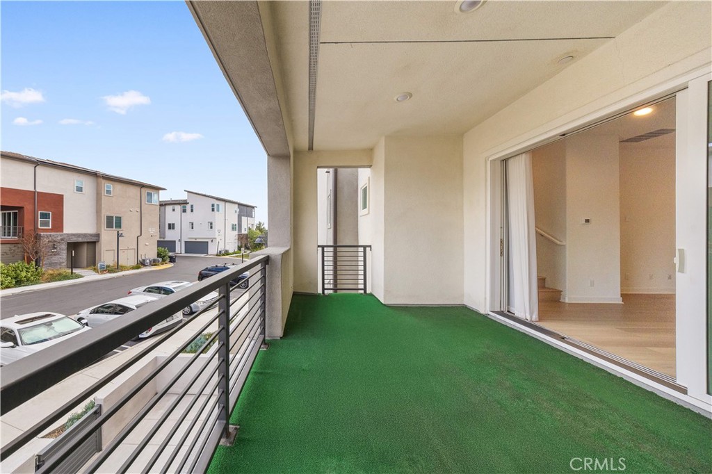 312 Tank Irvine, CA 92618 - Photo 28 of 75 a large kitchen with lots of counter space and stainless steel appliances