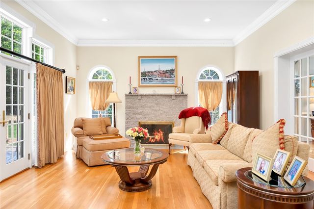 $1,100,000 | 185 Joseph Court, Warwick, RI 02886