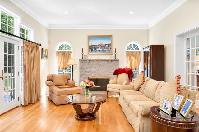 $1,100,000 | 185 Joseph Court, Warwick, RI 02886