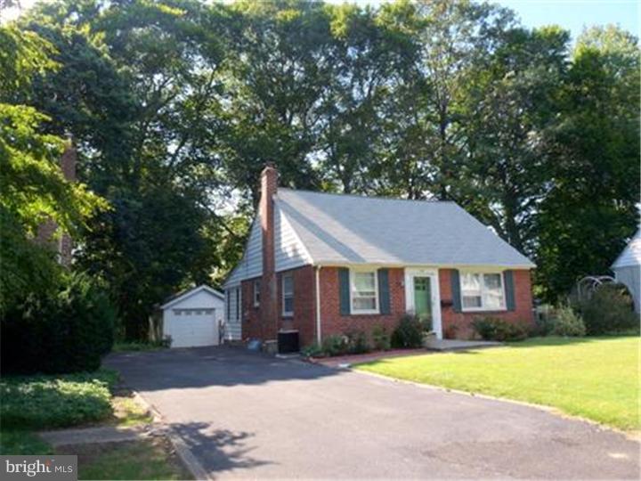 352 Lynn Road Springfield, PA 19064 - Photo 2 of 15