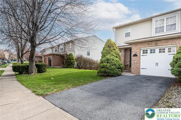 $370,000 | 4 Olde Penn Drive, Easton, PA 18045