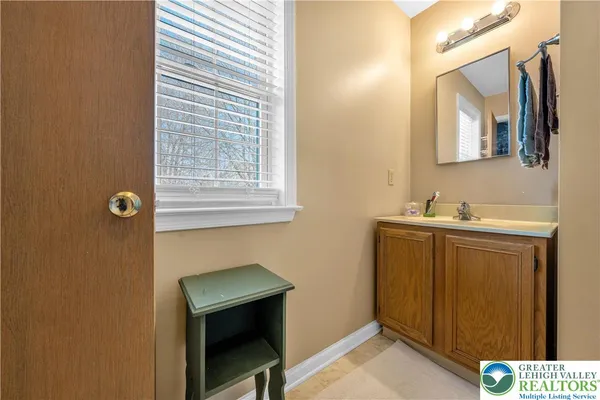 $370,000 | 4 Olde Penn Drive, Easton, PA 18045