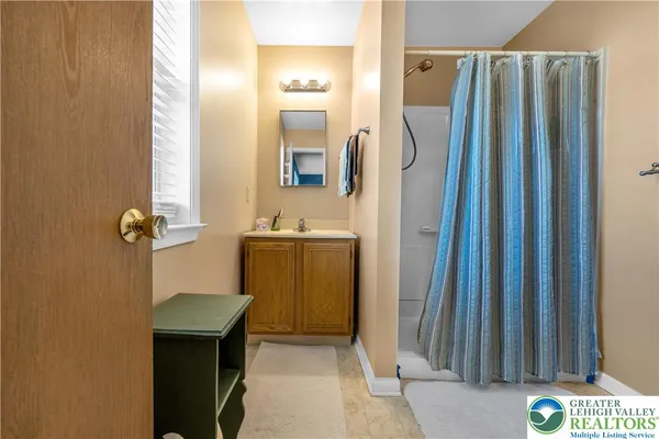 $370,000 | 4 Olde Penn Drive, Easton, PA 18045