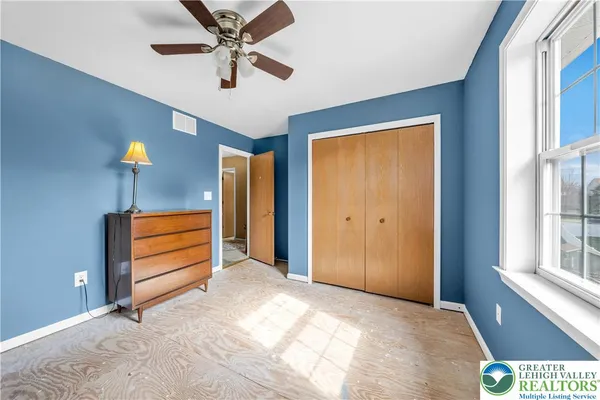 $370,000 | 4 Olde Penn Drive, Easton, PA 18045