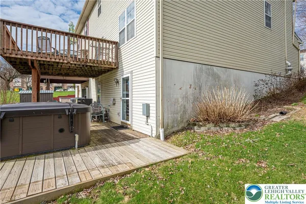 $370,000 | 4 Olde Penn Drive, Easton, PA 18045