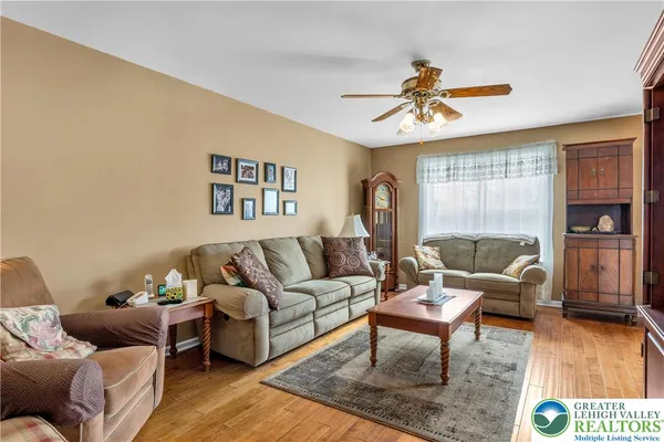 $370,000 | 4 Olde Penn Drive, Easton, PA 18045