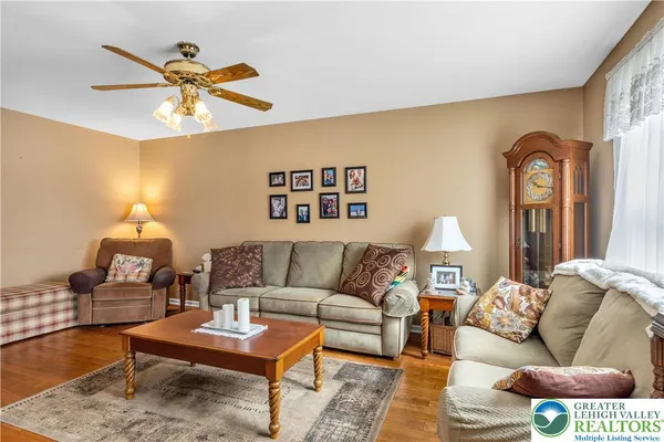 $370,000 | 4 Olde Penn Drive, Easton, PA 18045
