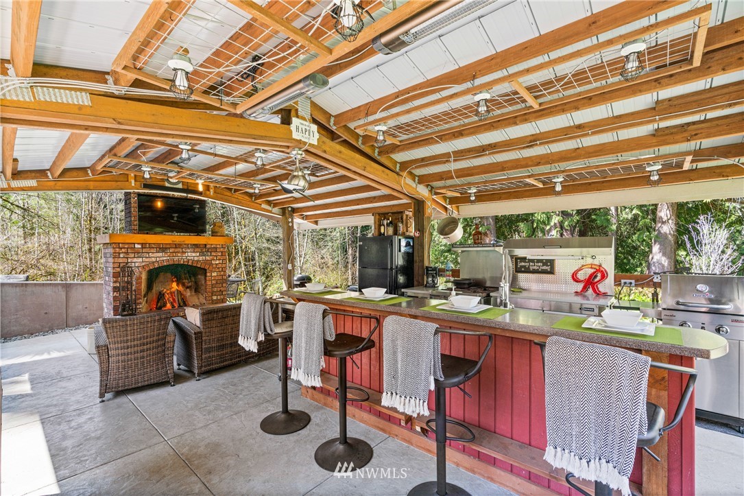 6135 Woodard Bay Road Northeast Olympia, WA 98506 - Photo 9 of 40 Gallery Image 9
