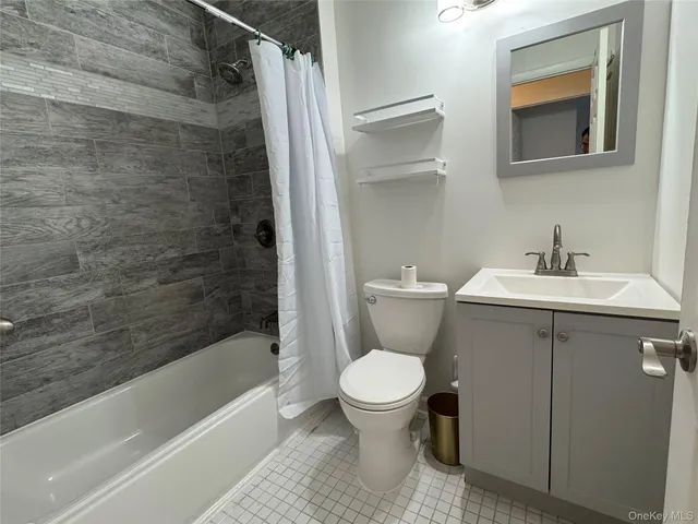 $2,600 | 6 Charlotte Mews, Unit MEWS, Middletown, NY 10940