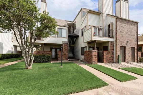 $115,900 | 3121 Sondra Drive, Unit 302, Fort Worth, TX 76107