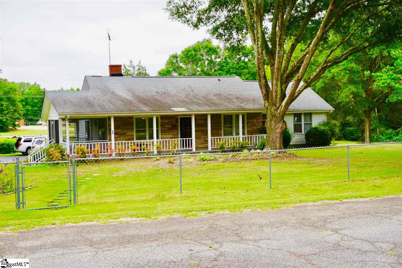 68 Matlock Circle Greer, SC 29651 - Photo 4 of 35 Gallery Image 4