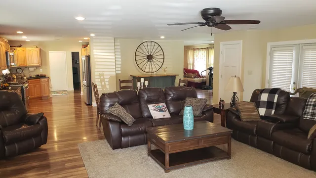 $2,100,000 | 11213 Yellow Bank Road, Laurel, IN 47024