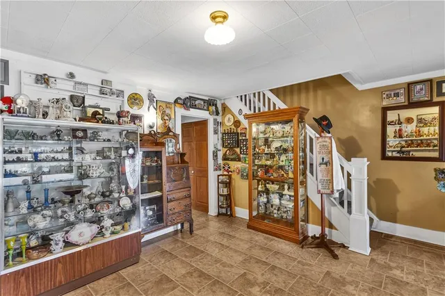 $178,900 | 213 Whittier Street, Vandergrift, PA 15690