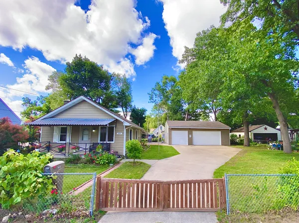 $309,900 | 319 Holly Street Southwest, Wyoming, MI 49548