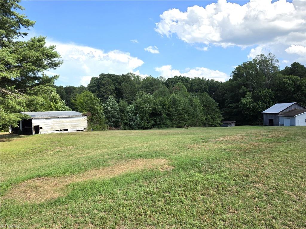 6091 Eaton Road Walnut Cove, NC 27052 - Photo 4 of 7
