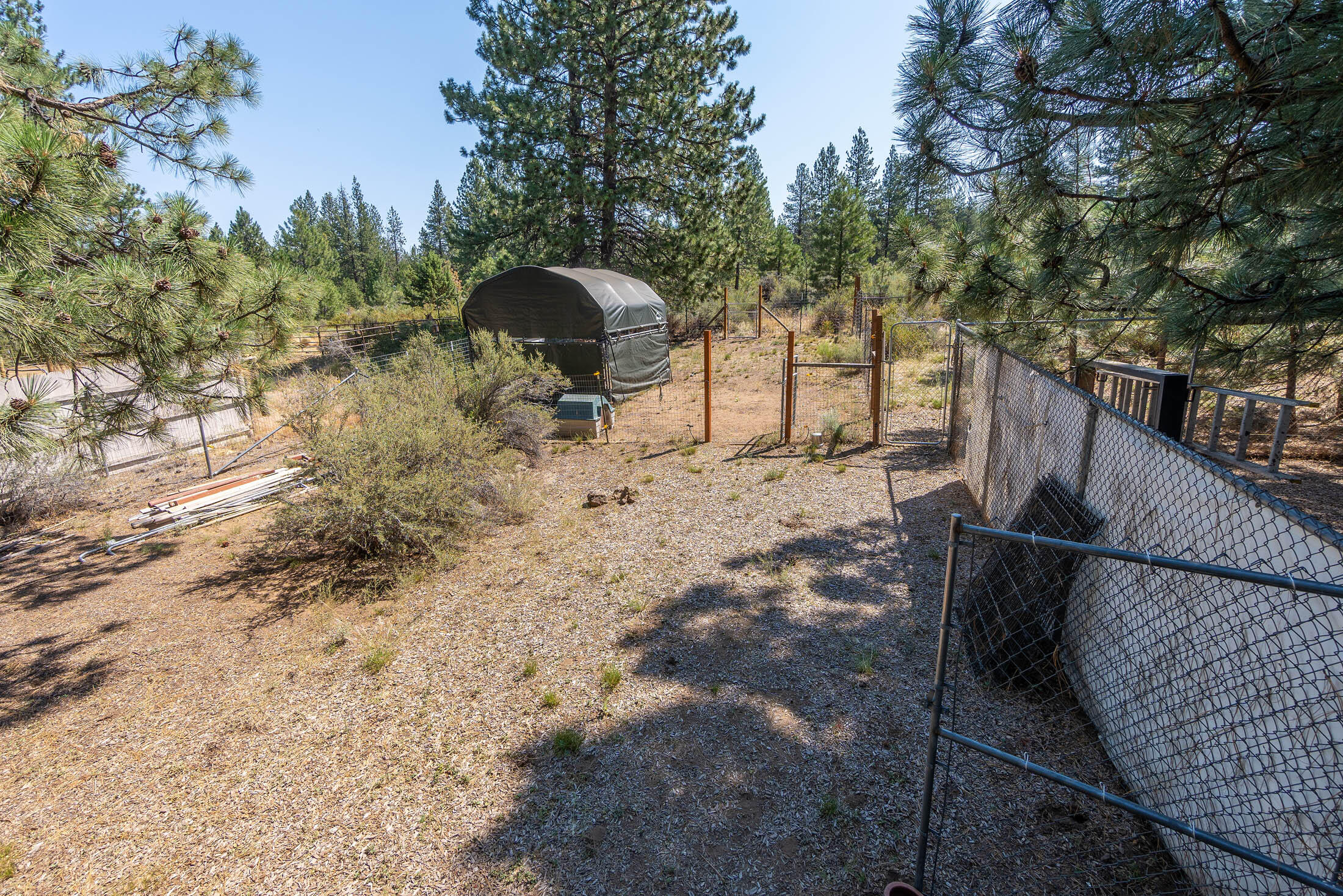 59860 Cheyenne Road Bend, OR 97702 - Photo 28 of 39 52