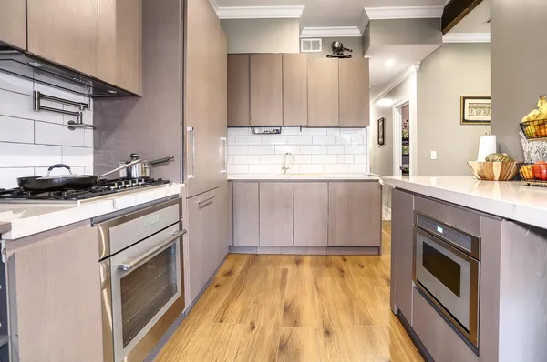 $3,708 | 125 Oak Street, Unit 1, Weehawken, NJ 07086
