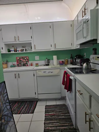 $1,650 | 1845 Northwest 18th Street, Unit 202, Delray Beach, FL 33445